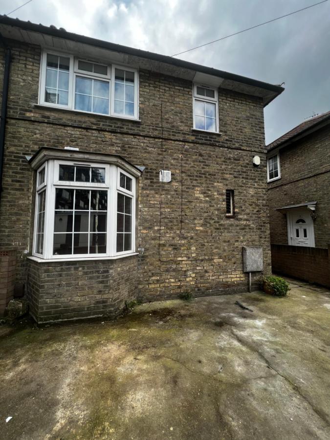 Good Priced Single Rooms In Sherperds Bush London Exterior photo